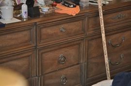 dresser w/mirror