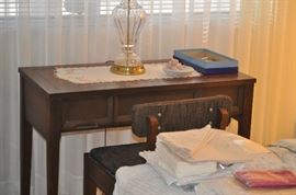 singer sewing machine with cabinet