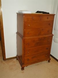 Vintage maple chest of drawers. 
