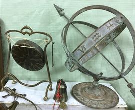 DINNER GONG, SUN DIAL