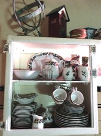 CHRISTMAS TABLE WEAR