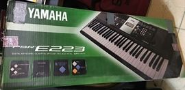 YAMAHA KEYBOARD AND STAND