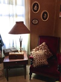 UPHOLSTERED CHAIR, UNUSUAL BRASS LAMP, CARVED BOX WALNUT MID-CENTURY END TABLE