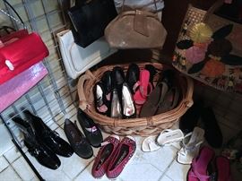 LADIES FOOTWEAR