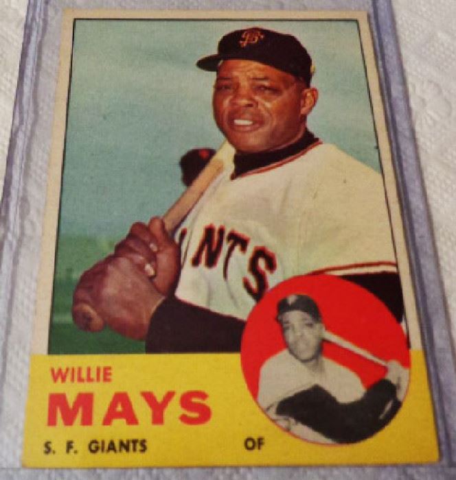 Topps 300- Willie Mays Baseball Trading Card