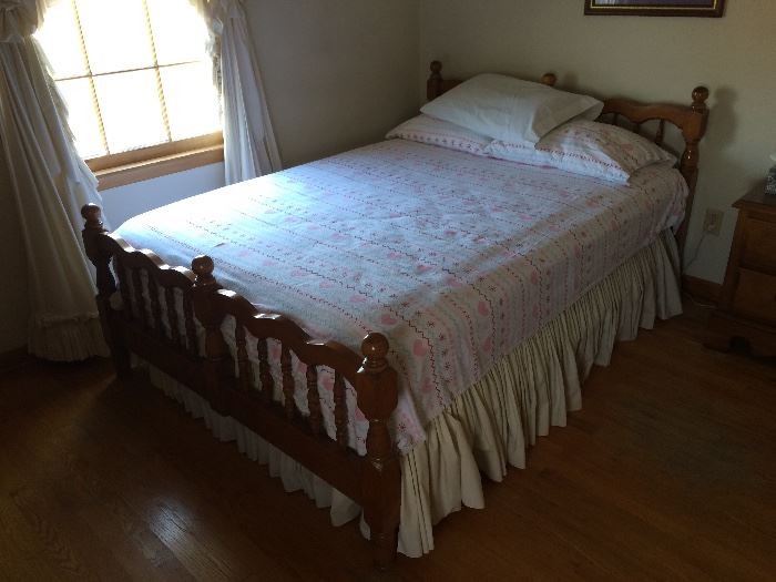 Vintage full size bedroom suite