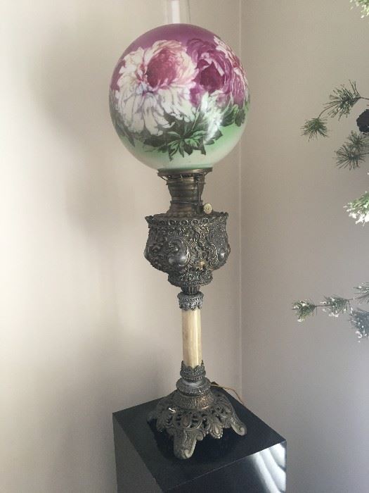 Gone with the wind globe lamp