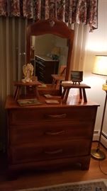Cushman maple chest with mirror
125.00