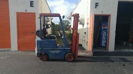 Forklift 