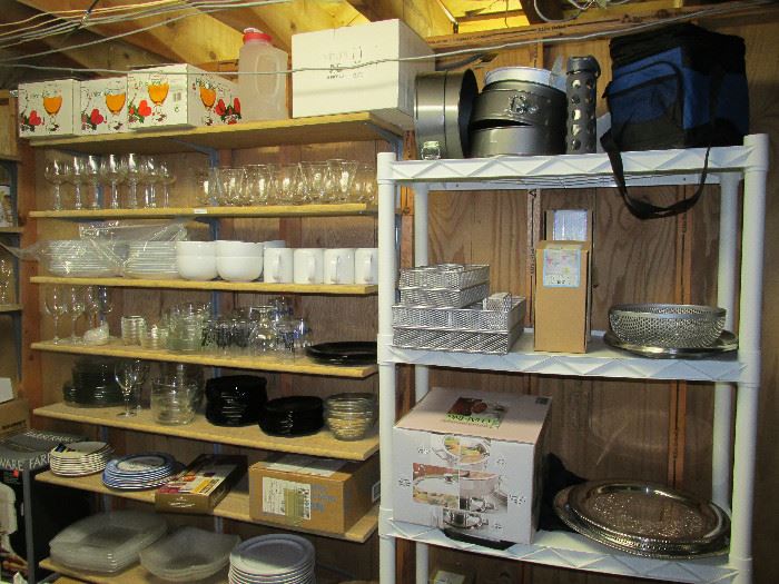 Lots and lots of kitchenware and appliances!