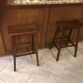 Saddle bar stools