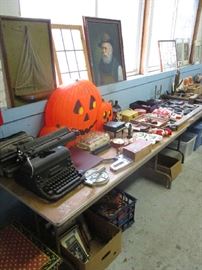 TYPEWRITER AND HALLOWEEN ITEMS