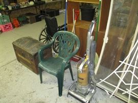 TRUNK VACUUM AND CHAIR