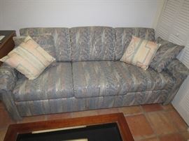 La-Z-Boy Sofa Sleeper in Sweet condition