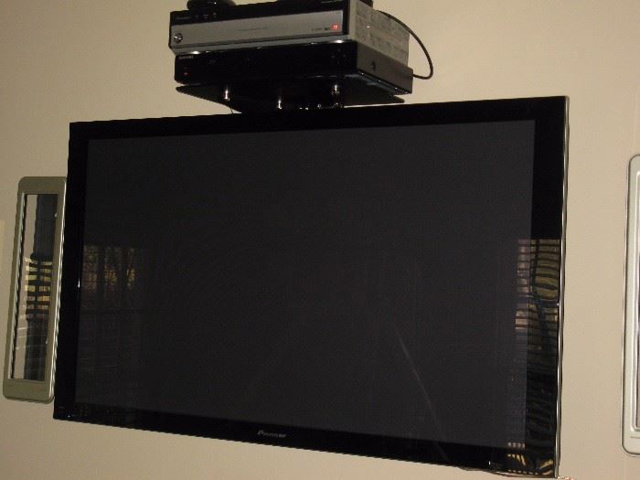 Pioneer flat screen 48" TV