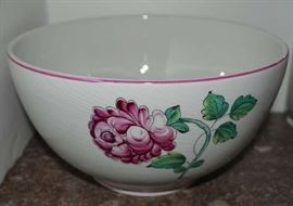 Lot 222: Tiffany bowl "Strasbourg Flowers"