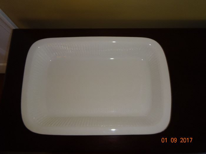 Porcelain serving tray 