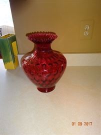 A stunning decorative flower vase, Cranberry color