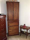 Cabinet, Hutch