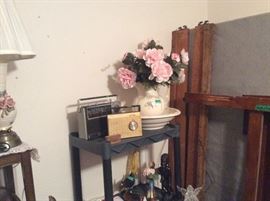 In corner us full size bed with head & foot board, mattress & box springs