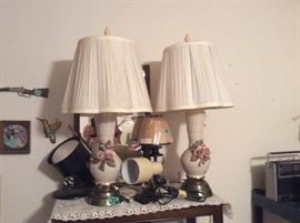 Wall decor, lamps, spotlights, other lamps, radios of various sizes & manufacturers