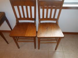 Antique oak chairs/need repair