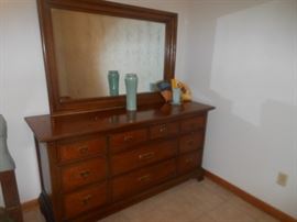 Triple dresser and mirror/Bassett
