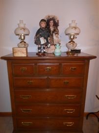 Bassett chest of drawers