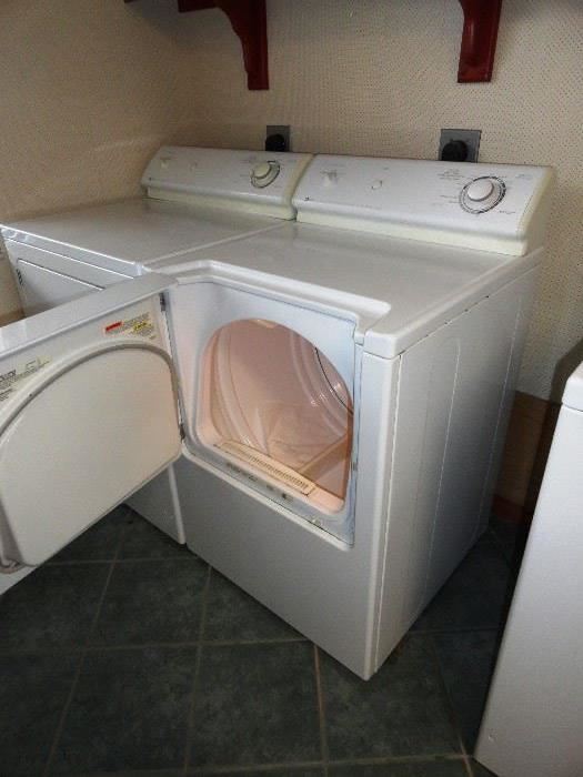 2 MAYTAG DRYERS.. HEAVY DUTY.. BOTH WORK.. CAME FROM A B&B RIGHT BEFORE IT WAS SOLD.. OWNERS TOOK THEM WITH THEM.. MODEL NUMBERS LD E9316ACE.. MODEL 4MDE9316AYW