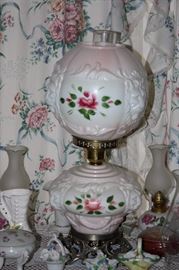 Beautiful Vintage GWTW Lamp with Lion Heads.