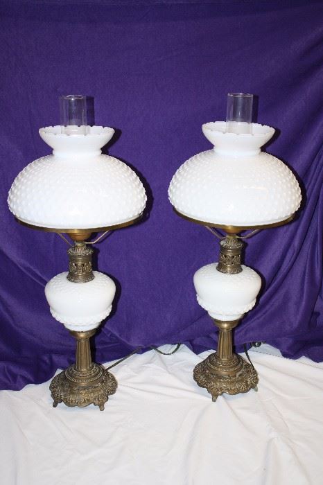 Great Pair Of Vintage Hobnail Lamps