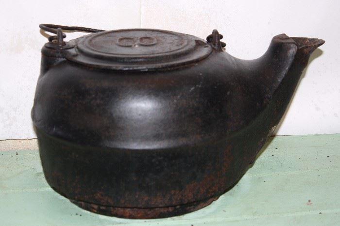 Antique #8 Cast Iron Water Boiling/ Tea Pot