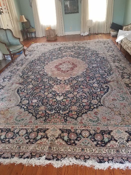 fabulous over sized rug  18 feet x 11 feet 10 inches