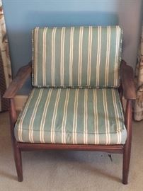 single mid century chair