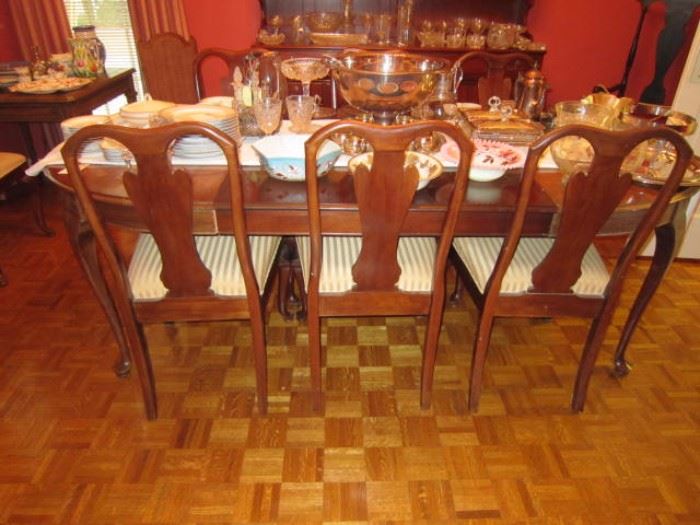 Davis Cabinet dining table and 8 chairs.
