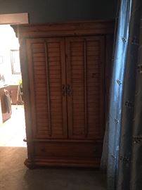 Armoire without pediment