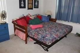 trundle bed