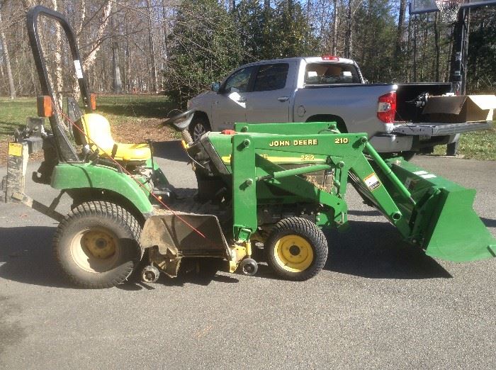 John Deere 2210 Utility Tractor. 461 Hours. We have detailed maintenance records. Serviced by John Deere. 
