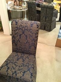 SET OF 6 WONDERFUL DINING ROOM CHAIRS IN LIKE NEW CONDITION