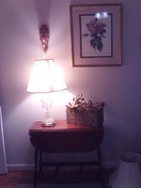 Vintage Drop Side Table,Lamp,Framed Print