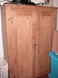 Pine cupboard w/shelves