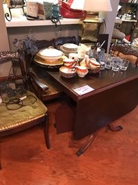 Drexel Heritage drop leaf table and chairs