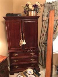 Bassett Tv armoire