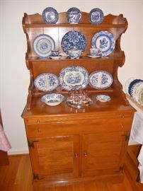 Ethan Allen maple hutch