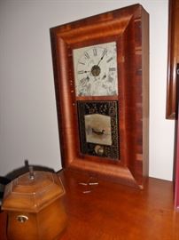 New Haven (USA) Ogee 30-hour Wall/Mantle Clock with Weight Driven Movements