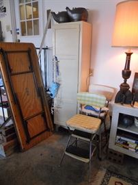 Slim storage cabinet