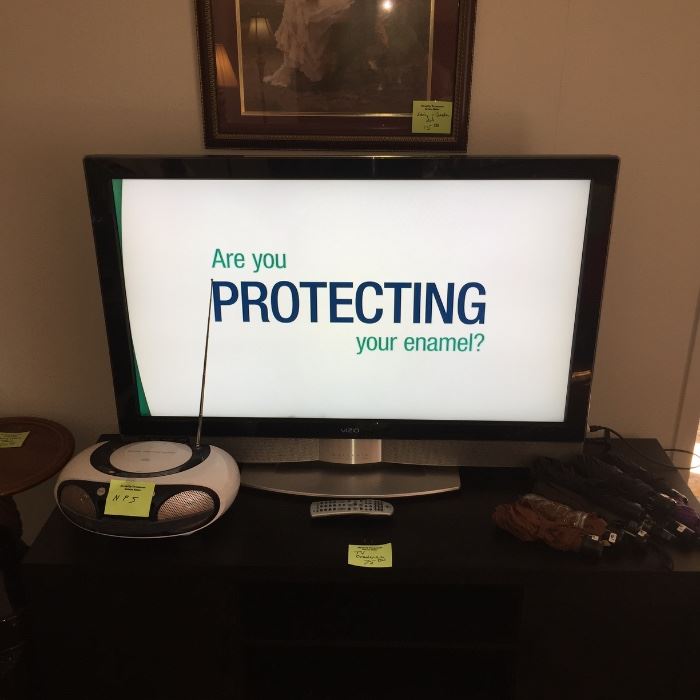 Visio 47" TV 
Gallevia HDTV 1080P