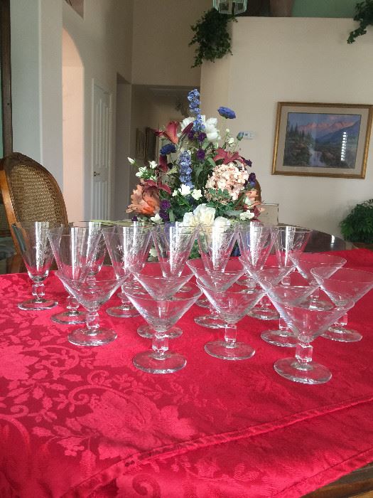 12 Parfait and 10 sherbet glassware