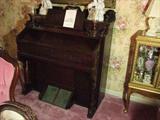 Old Melodeon (Pump Organ)