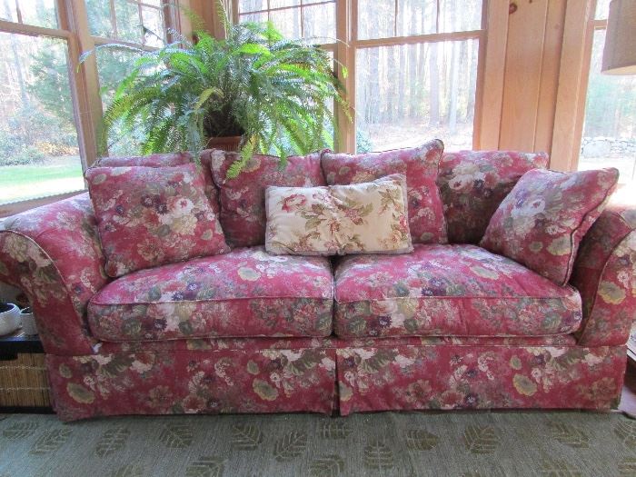 Like new floral couch